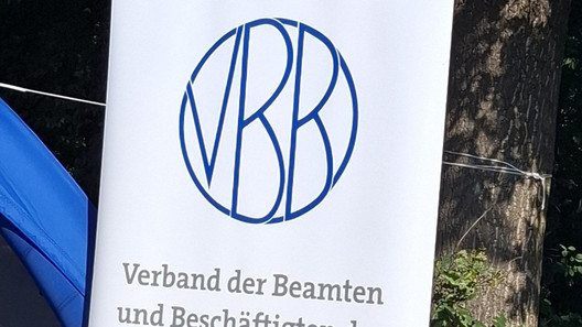 VBB – Schild mit „grünem“ Hintergrund